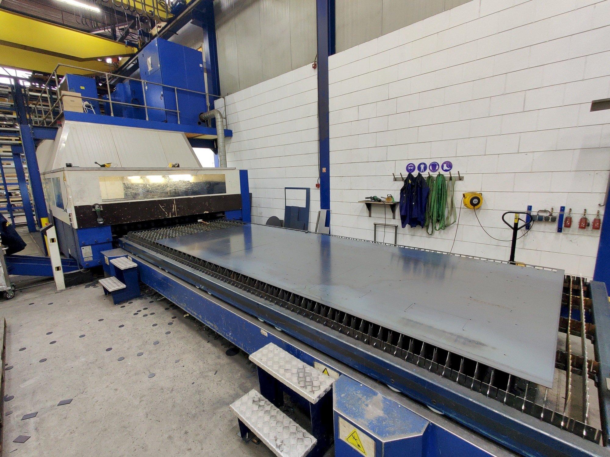 A Trumpf Trumatic L 6050 6kW CO2  gép elölnézete