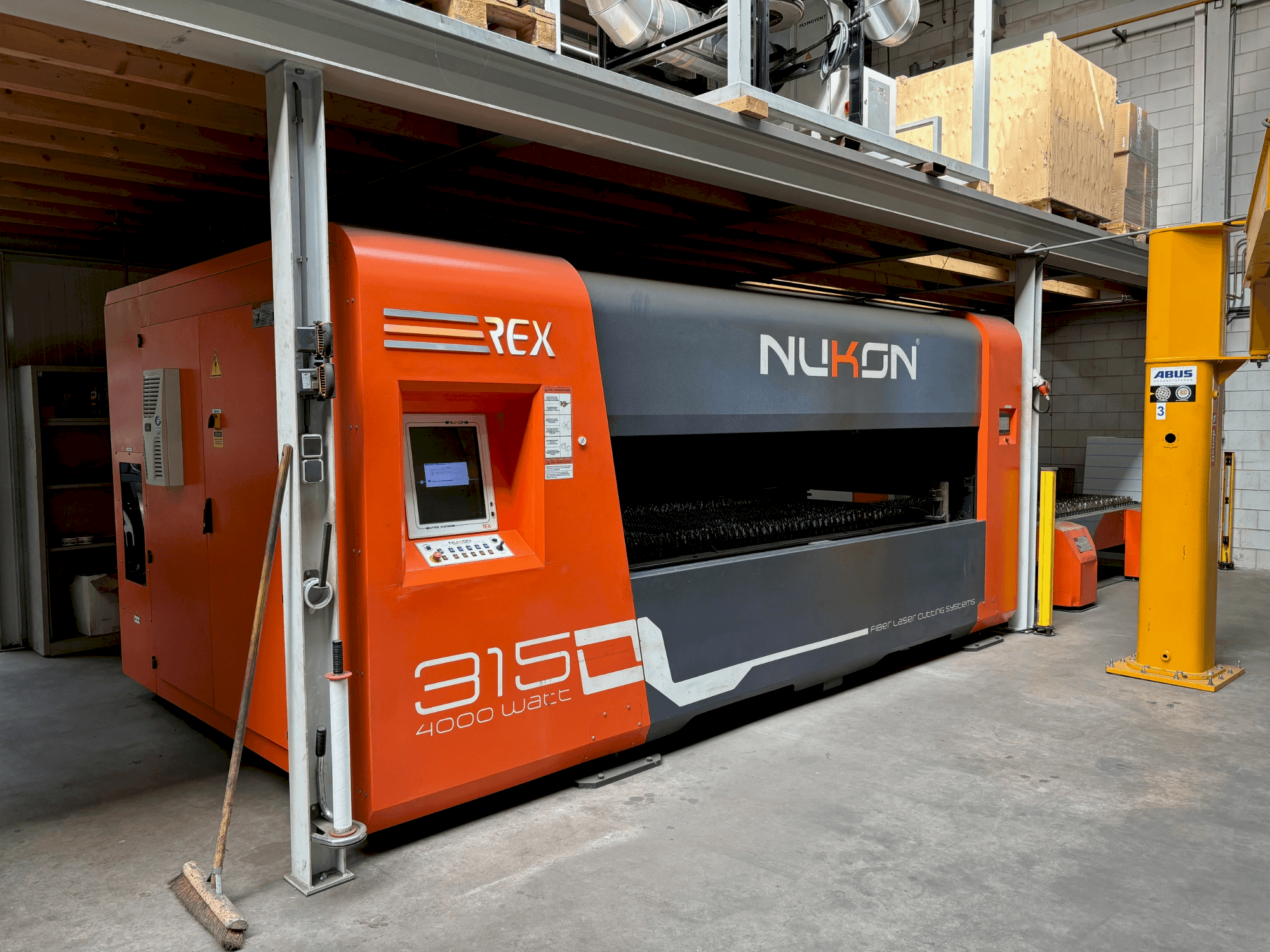 A NUKON REX PP 315 4kW  gép elölnézete