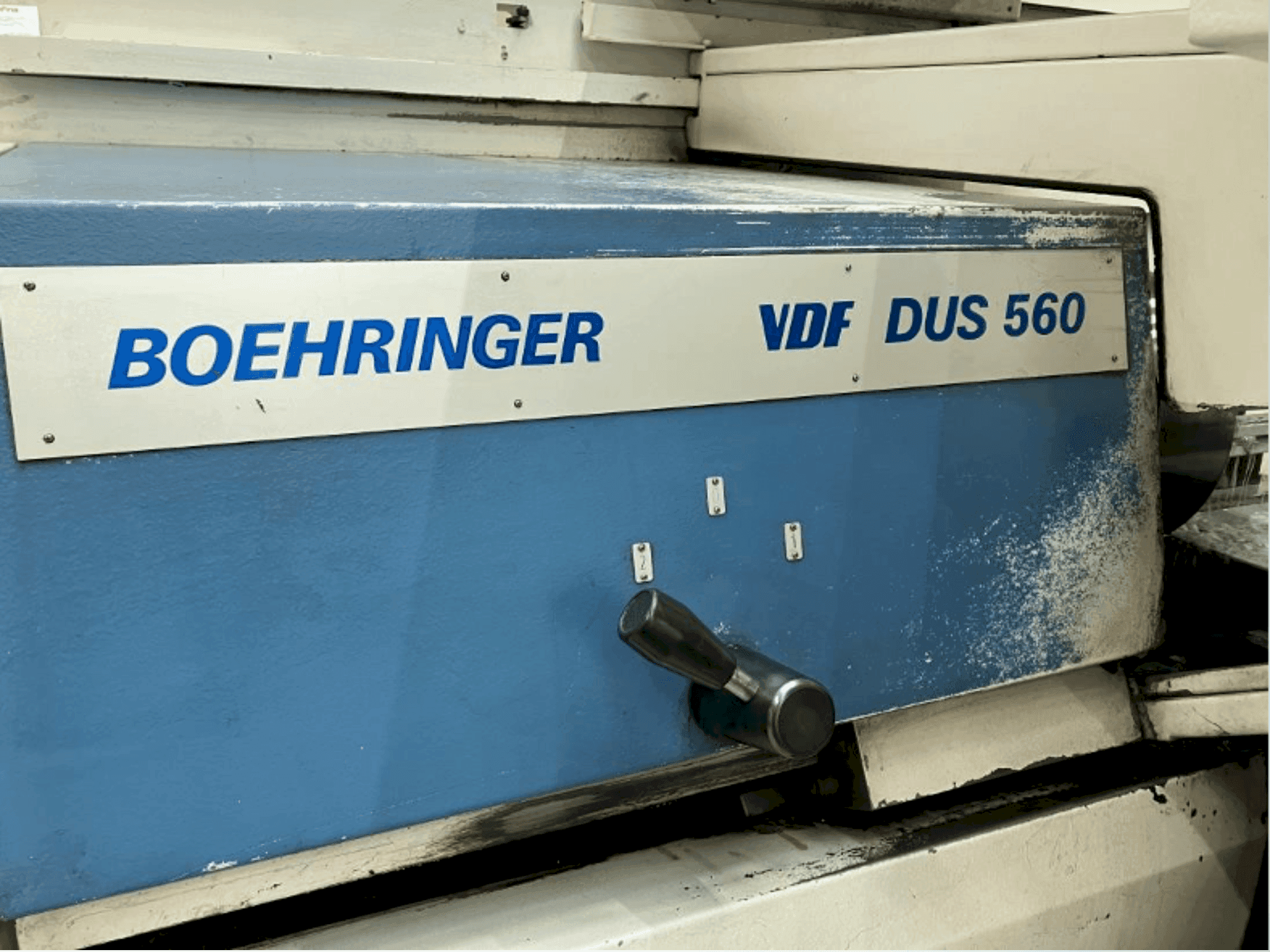 A BOEHRINGER VDF DUS 560  gép elölnézete