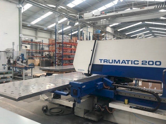 A Trumpf Trumatic 200  gép oldalnézete