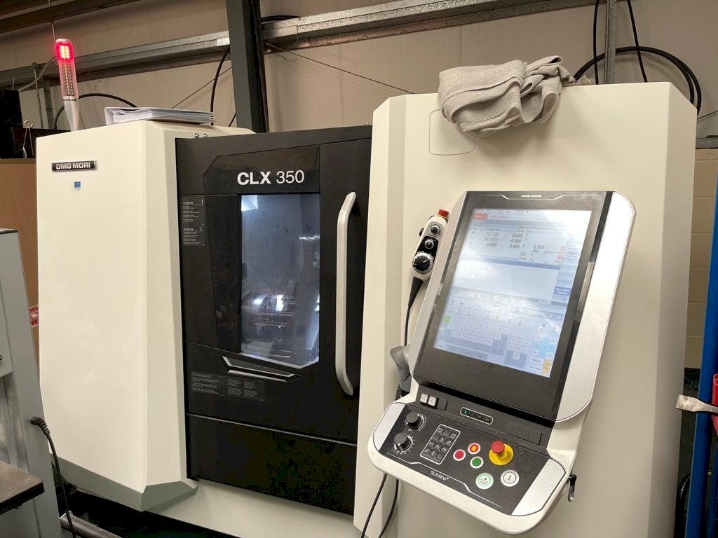 A DMG MORI CLX 350  gép elölnézete