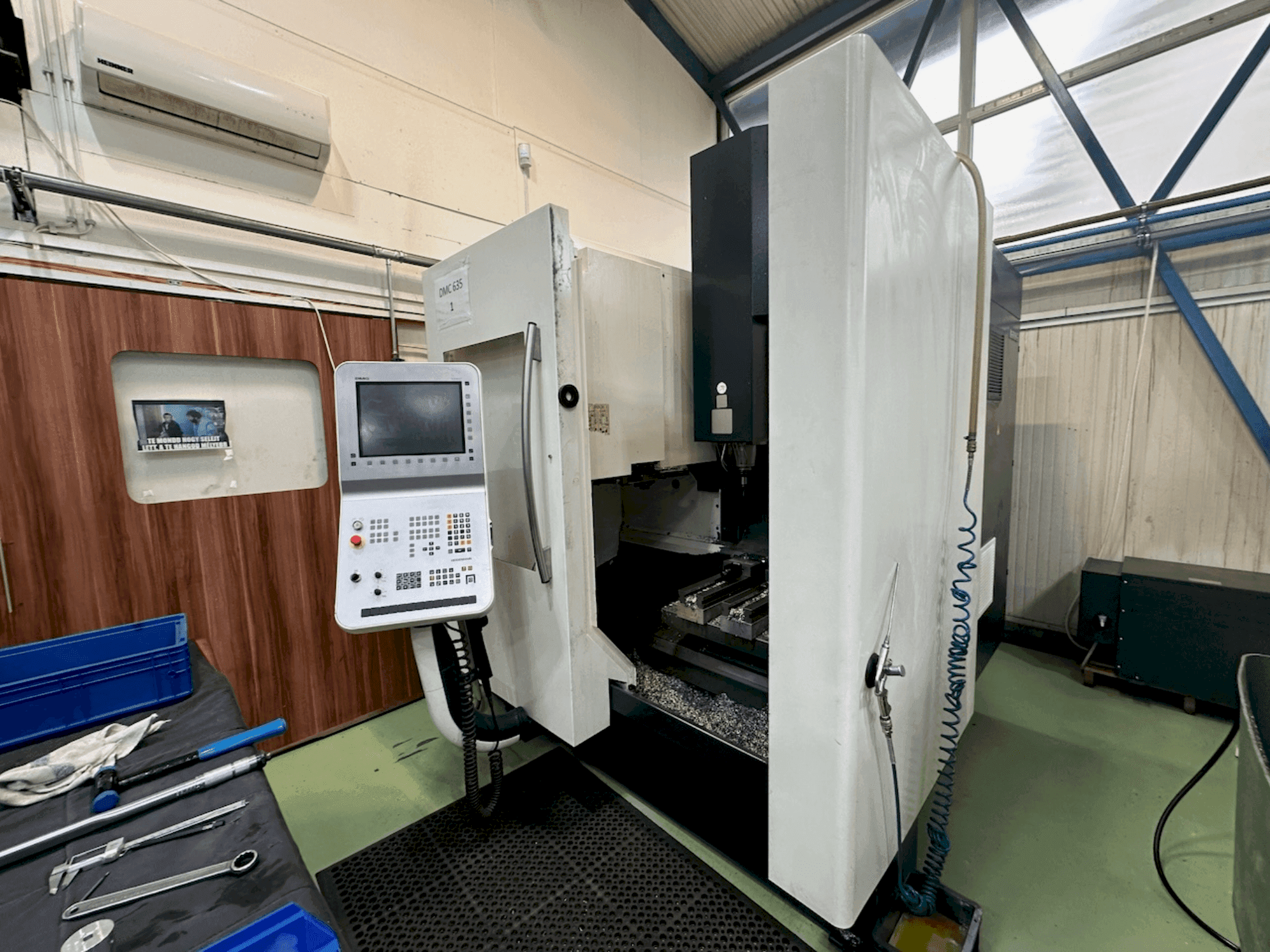 A DMG MORI DMC 635 V eco  gép elölnézete