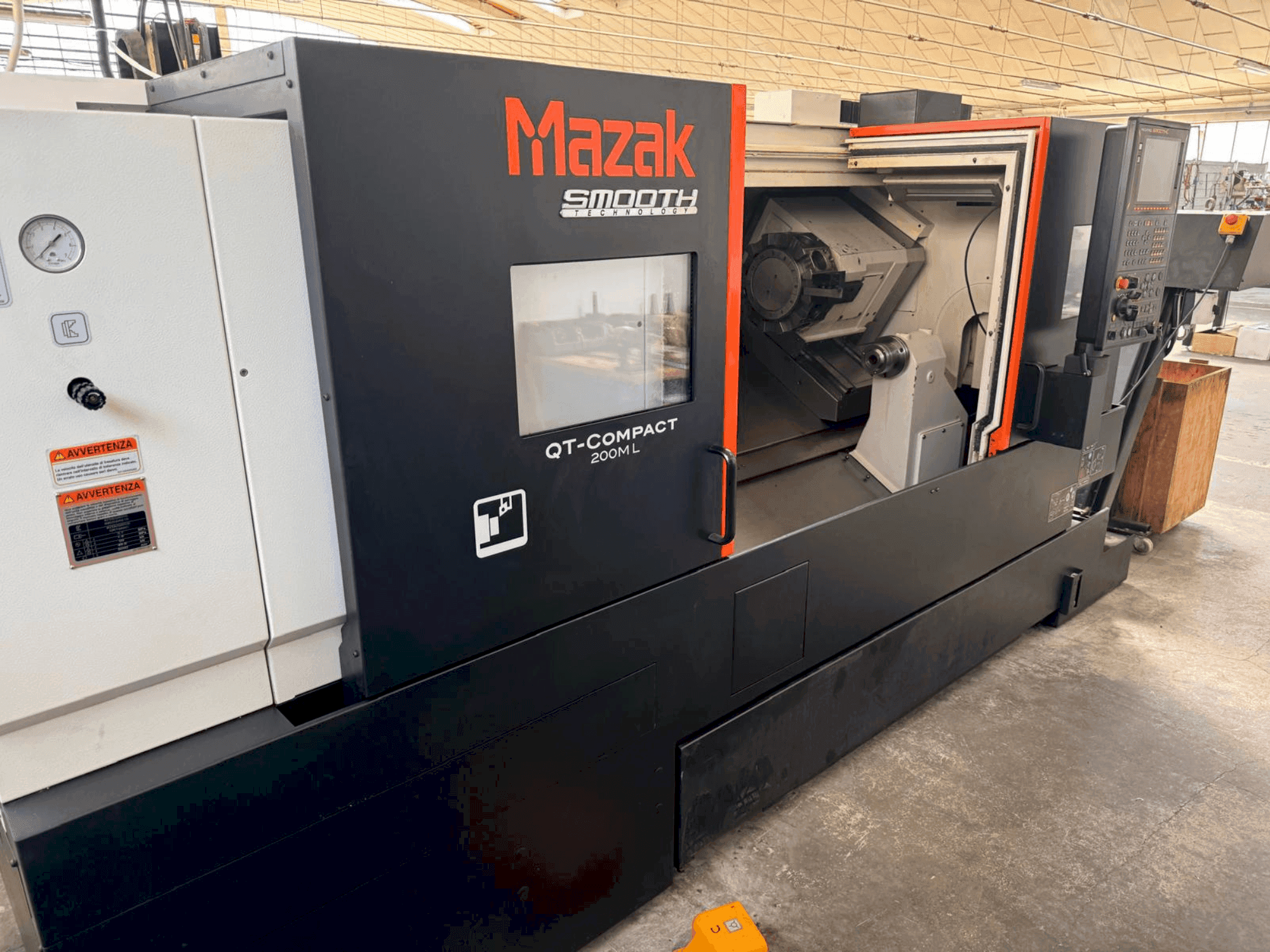 A Mazak QT COMPACTG 200ML  gép elölnézete