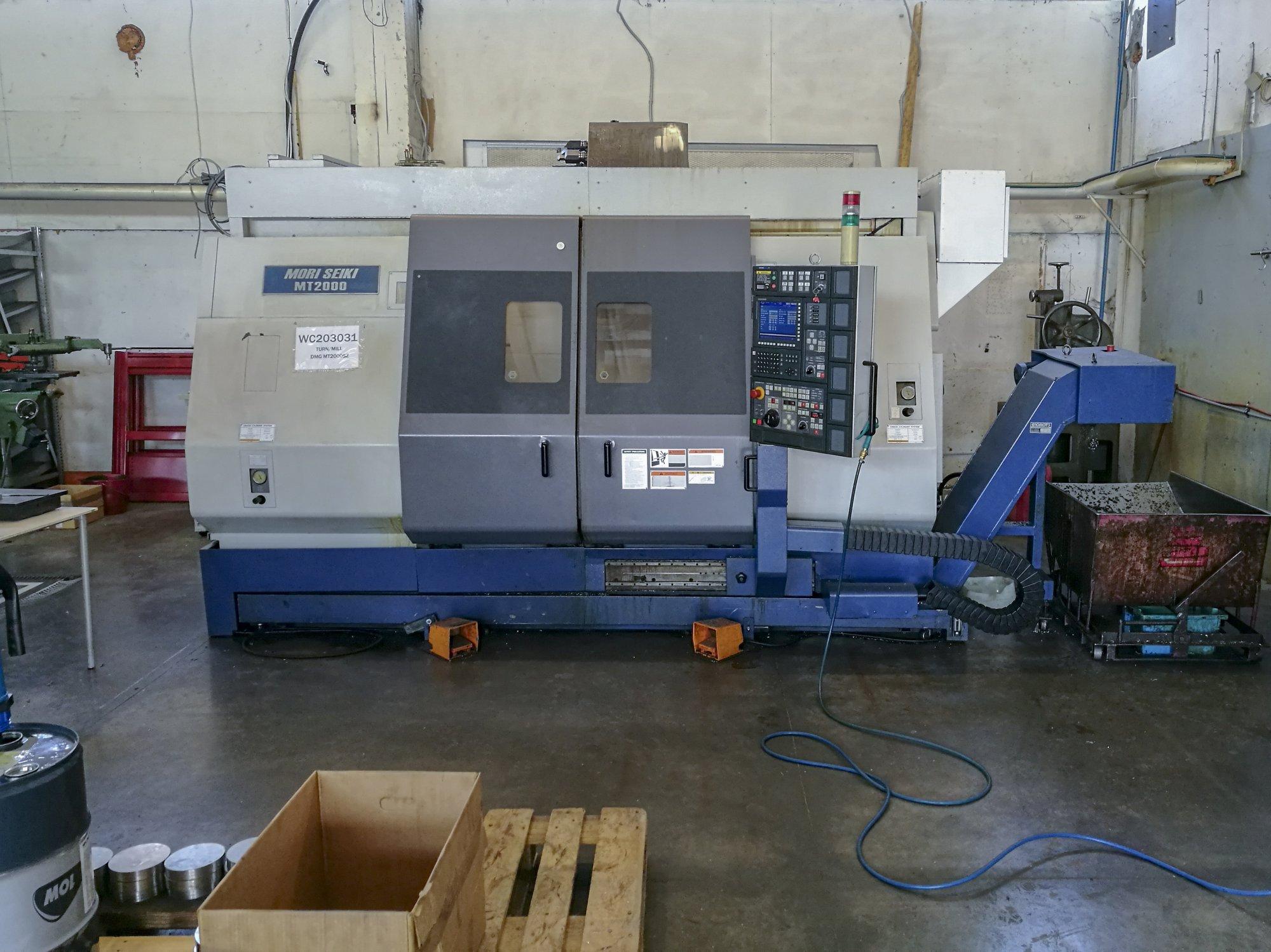 A MORI SEIKI MT-2000 SZ  gép elölnézete