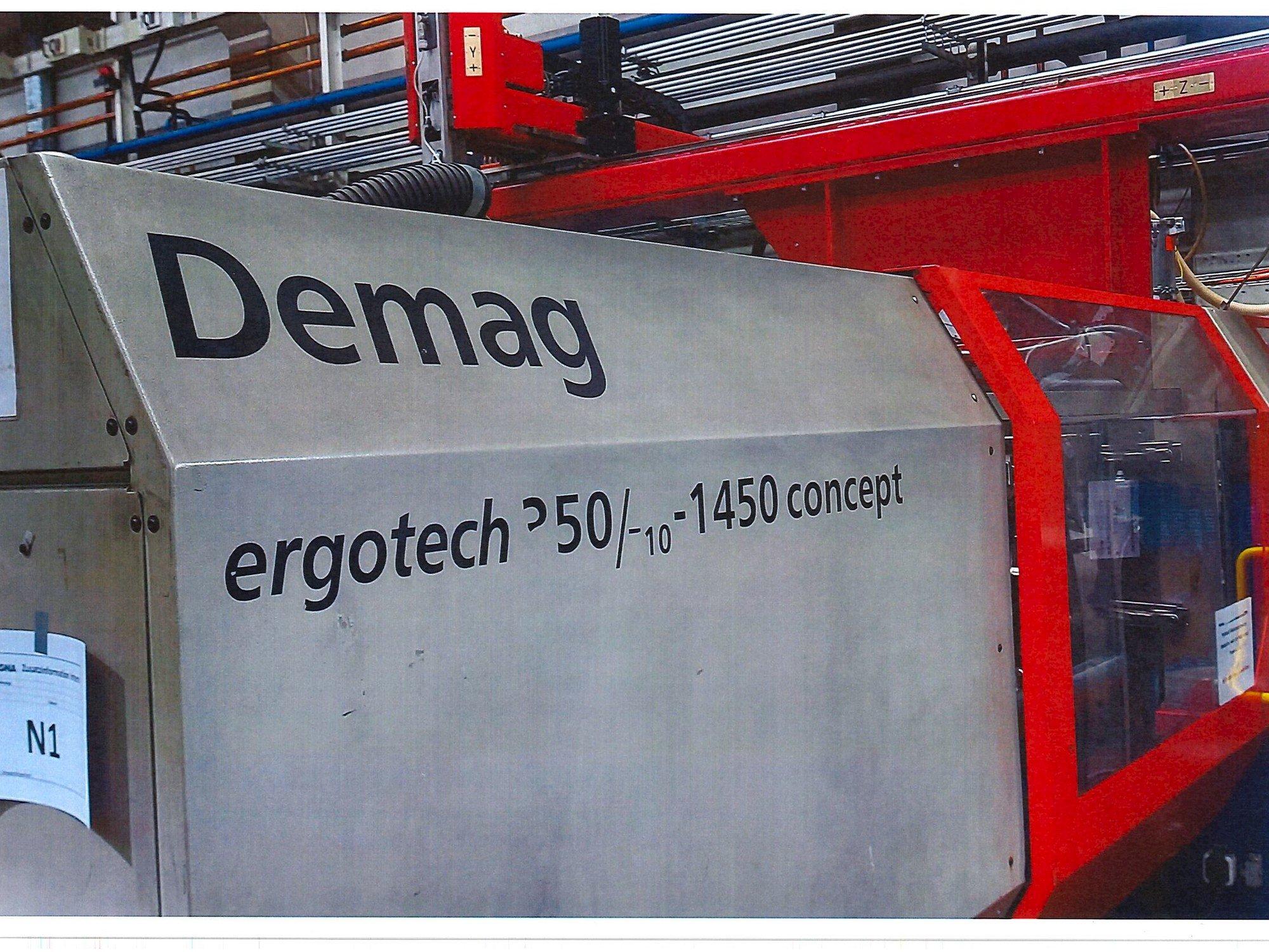 A DEMAG ergotech 350/710-1450 concept  gép elölnézete