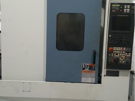 A MORI SEIKI Accumill 4000  gép elölnézete