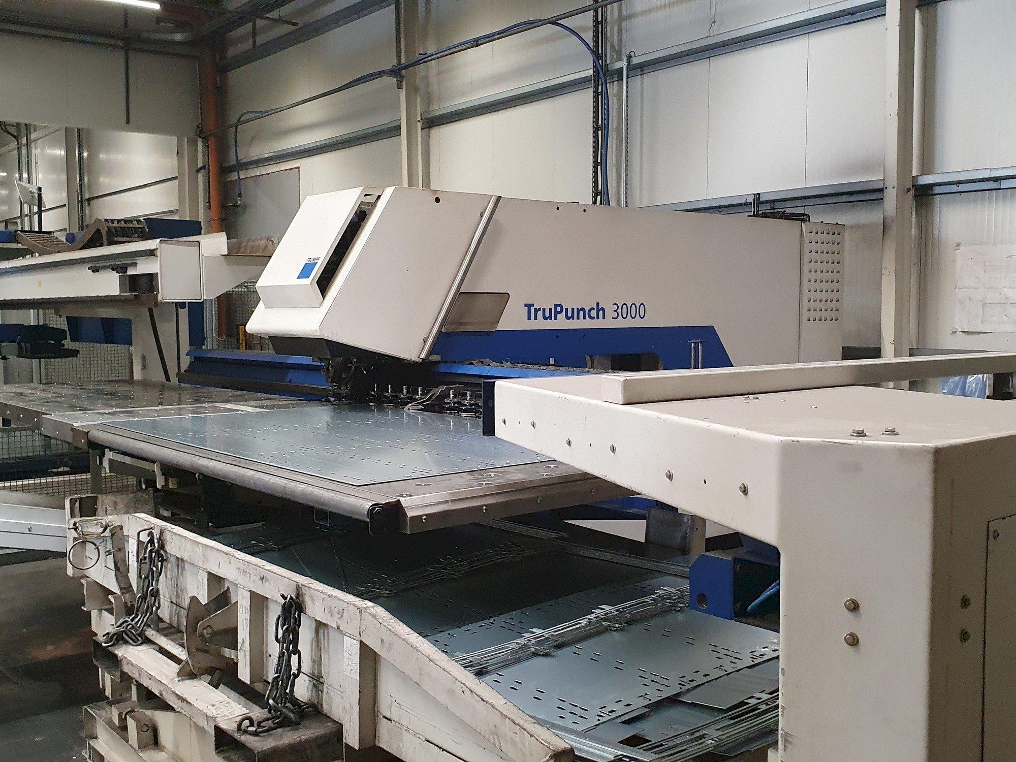 A Trumpf TruPunch 3000 Sheet Master  gép elölnézete