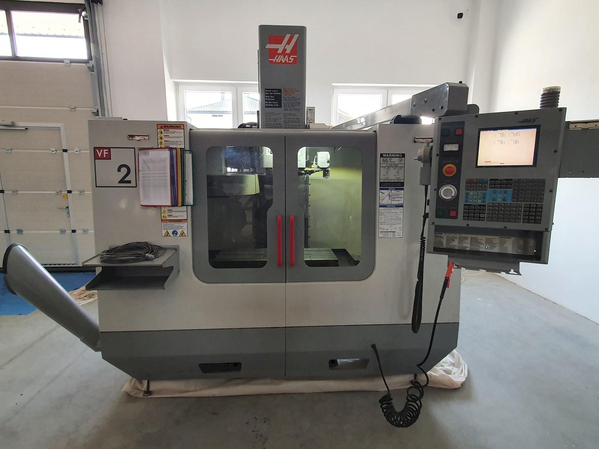 A HAAS VF-2BHE  gép elölnézete