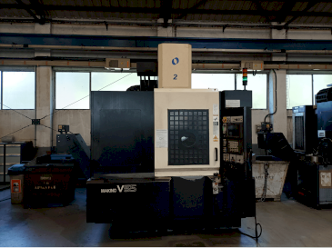 A Makino V55-A15  gép elölnézete