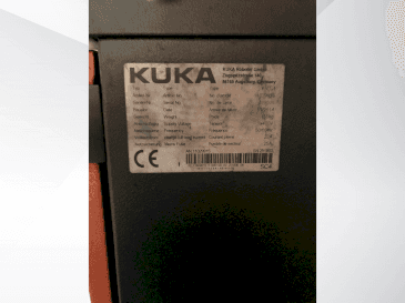 A KUKA KR 90 R2700 pro  gép elölnézete