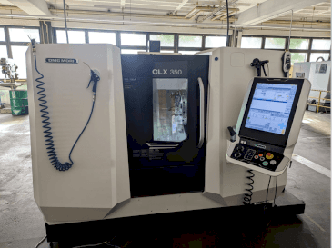 A DMG MORI CLX 350  gép elölnézete