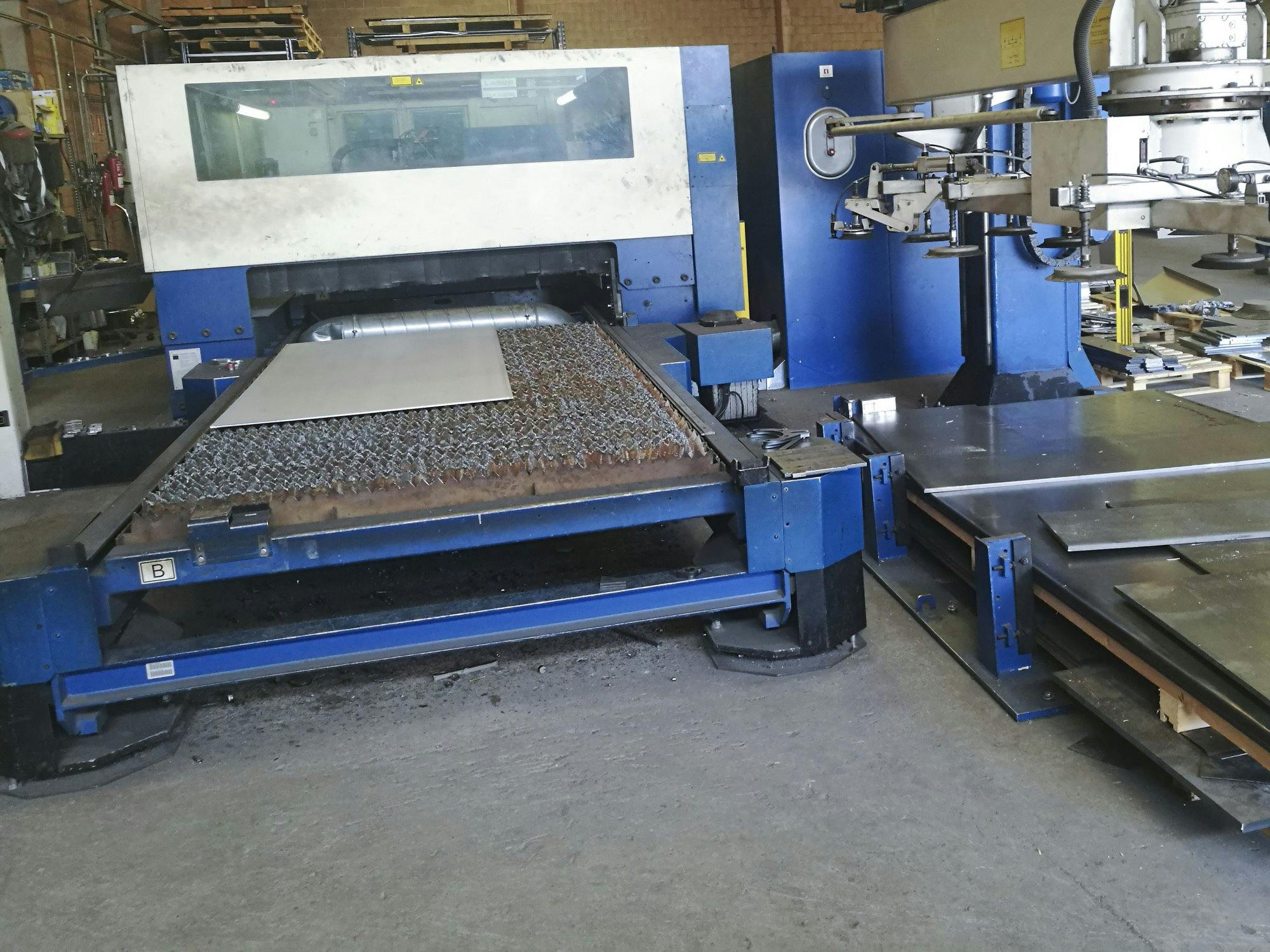 A Trumpf Trumatic L3050  gép elölnézete